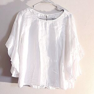 “Velvet by Graham & Spencer” white linen shirt - New w/o tags - $45